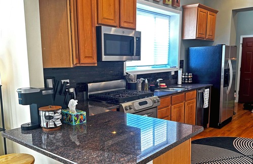 Noble Square Condominio | Spacious & Modern 3BD/2BA Home- Garage Parking!