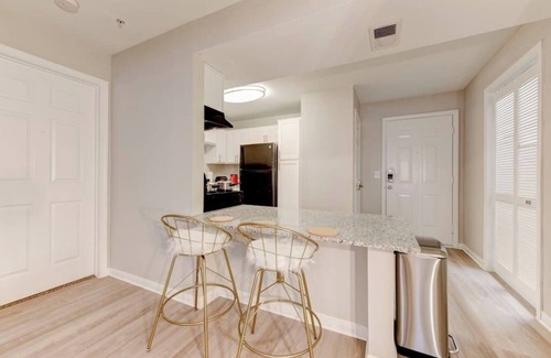 Pleasant Valley Apartamento | Spacious/Modern 4Bd/4Ba