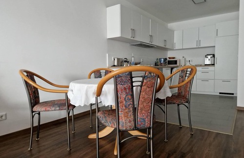 Bad Kissingen Apartamento | Spacious modern apartment, large balcony, quiet suburban location, workplace