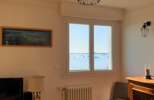 Port-Louis Apartamento | Spacious, modern apartment facing the beach