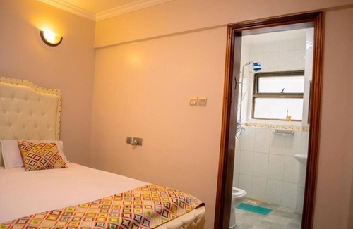 Nakuru Cama Y Desayuno | Spacious modern apartment, home away from home!