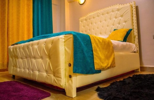 Nakuru Cama Y Desayuno | Spacious modern apartment, home away from home!
