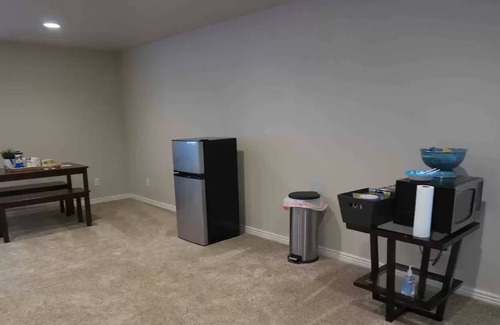 Tremonton Casa | Amplio sótano moderno con entrada privada