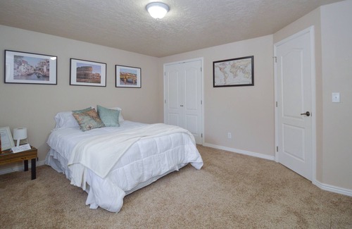 Tremonton Casa | Amplio sótano moderno con entrada privada