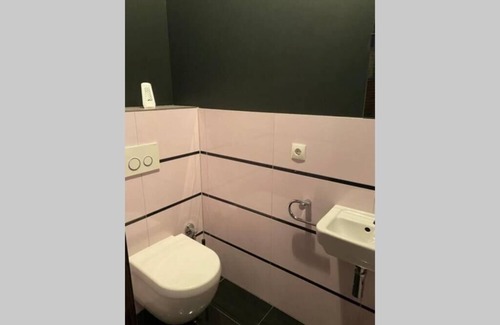 Bonnevoie Apartamento | Spacious Modern Flat, 100 m2 in The Heart of City Center