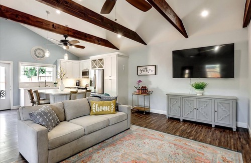 Castro Valley Casa | Spacious Modern Farmhouse Casita in Castro Valley Countryside with Private Patio