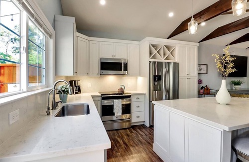 Castro Valley Casa | Spacious Modern Farmhouse Casita in Castro Valley Countryside with Private Patio
