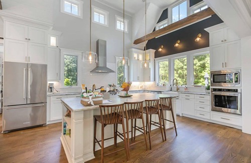 Durham Casa | Spacious modern farmhouse perfect for Duke/UNC graduation weekend.