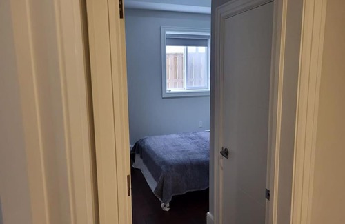 Willowdale Apartamento | Spacious Modern Grand Floor 1, 2 or 3 bedroom (Unit Depending on the number of guests)