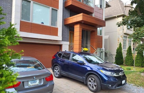 Willowdale Apartamento | Spacious Modern Grand Floor 1, 2 or 3 bedroom (Unit Depending on the number of guests)