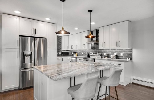 Sloan Lake Apartamento | Spacious Modern | Groups |Family |Sloans lake