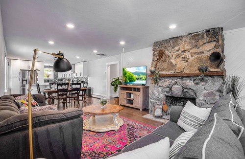 Sloan Lake Apartamento | Spacious Modern | Groups |Family |Sloans lake