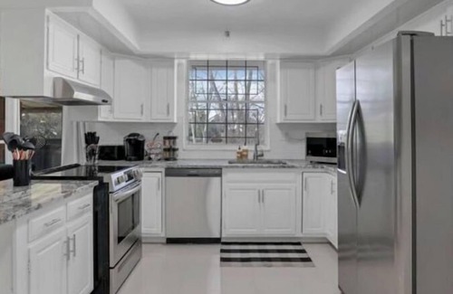 Columbus Casa | Spacious, Modern, Healing Home in Columbus