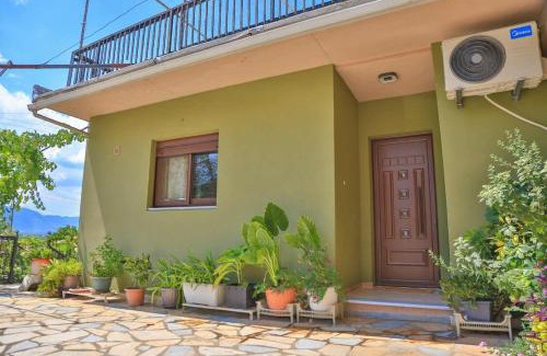 Pogoni Apartamento | Spacious Modern Home in Kalpaki