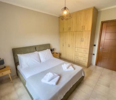 Pogoni Apartamento | Spacious Modern Home in Kalpaki