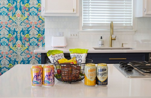 McNeil Casa | Spacious Modern Home| Pvt Pool | Free WIFI |5 Min. to Domain| 15 min to Downtown