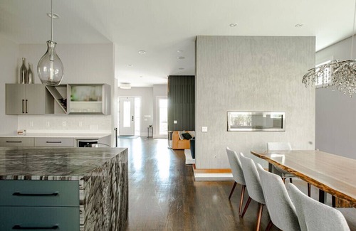 Fulton Casa | Gran casa de lujo de Linden Hills, a pie de los lagos, 50 y Francia, boutiques, bares