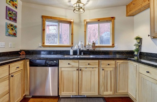 Alyeska Casa | Spacious Modern Mountain Luxury Living with Hot Tub and Garage