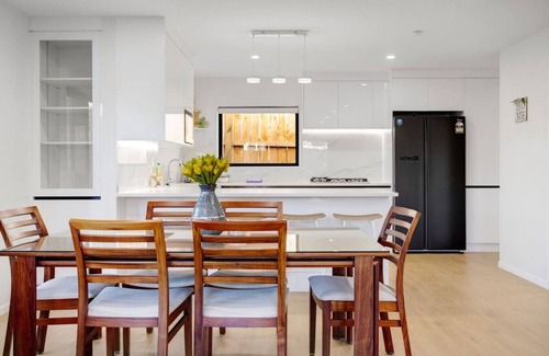 Papatoetoe Casa | Spacious Modern Home near Airport and Manukau City