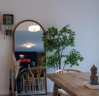 Severn Casa | Spacious Modern Orillia Family Retreat