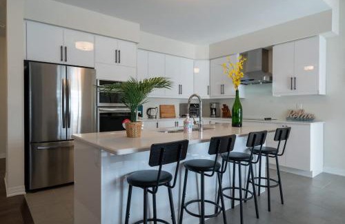 Severn Casa | Spacious Modern Orillia Family Retreat