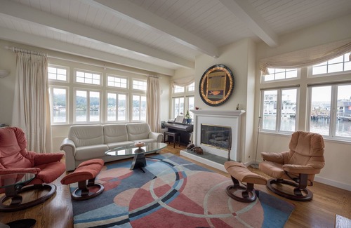 Bay Area Alquiler De Eote | Spacious modern Sausalito Houseboat just minutes from San Francisco.