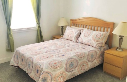 Hillen Casa | Spacious, Modern, Three Bedroom Townhome with Private Backyard