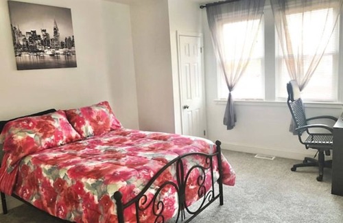 Hillen Casa | Spacious, Modern, Three Bedroom Townhome with Private Backyard