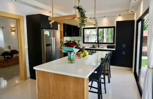 La Ceiba Casa | Spacious Modern Villa, Playa Bonita Beach, Pool