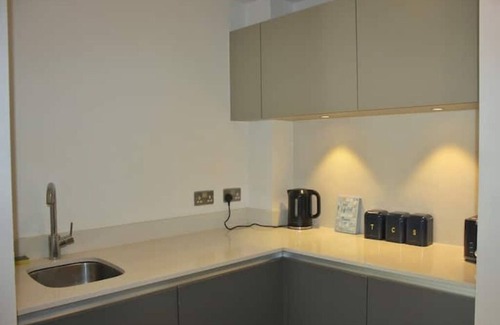 Stockwell Apartamento | Spacious & Modern Zone 2 Flat, 1 min to station