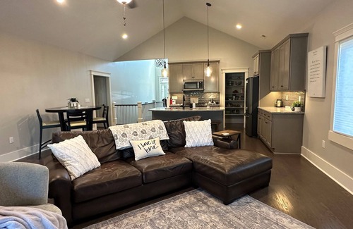 Cummings Cove Casa | Spacious home on golf course near Ecusta Trail, Pisgah & Dupont - waterfalls!