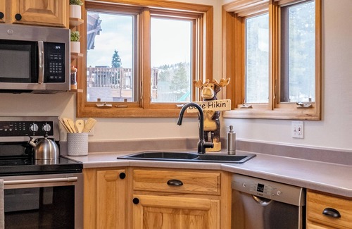 Innsbruck Val Moritz Casa | Spacious Mountain Home with Private Hot Tub