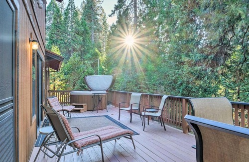 Altaville Casa | Spacious Mountain House - hot tub, movie, game room, wifi, wfh setup