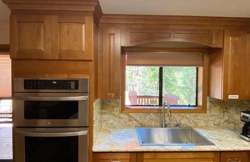 Altaville Casa | Spacious Mountain House - hot tub, movie, game room, wifi, wfh setup