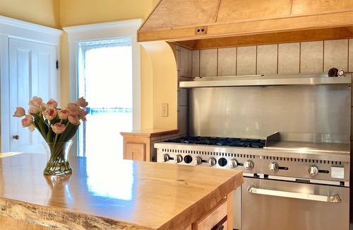 Bartlett Casa | Spacious Mountain Retreat, central location, great for Groups, Sleeps 14