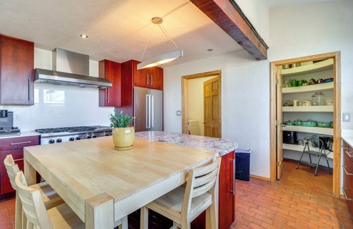 Corrales Casa | Spacious Mtn-View Gem in Corrales!