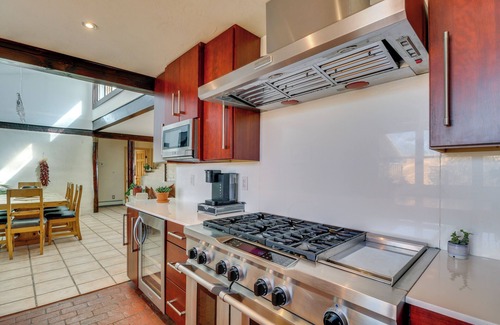 Corrales Casa | Spacious Mtn-View Gem in Corrales!
