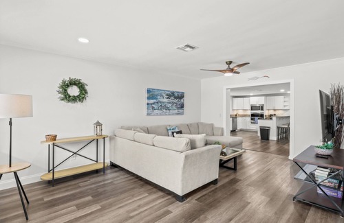 Vero Beach Casa | Spacious Multi-Unit 8-bedroom house with AC and WiFi in delightful Vero Beach