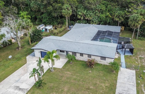 Vero Beach Casa | Spacious Multi-Unit 8-bedroom house with AC and WiFi in delightful Vero Beach