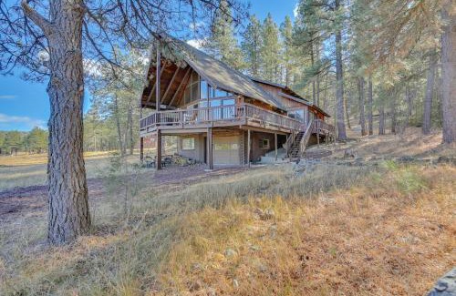 Munds Park Casa | Spacious Munds Park Cabin with Golf Course Views