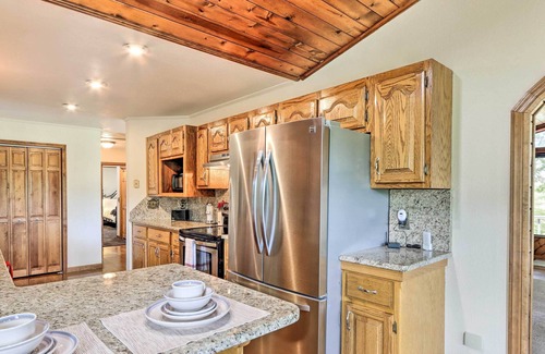 Murphy Cabina | Spacious Murphy Cabin w/ Fireplace + Large Deck!