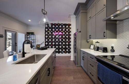 Eastwood Casa | Spacious Nashville Home With Movie Theater & Games! 8 mins to Broadway!