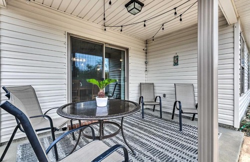 Navarre Casa | Spacious Navarre Retreat with Fenced-In Yard!