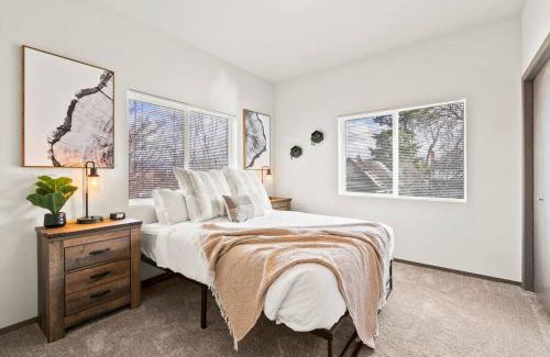 South Perry District Apartamento | Spacious NEW 2 bed 2 bath apt by Downtown Spokane
