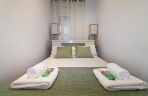 Sants-Montjuic Apartamento | Spacious New and Renovated Apartment in Plaza España with Stunning Terrace-Garden and Exquisite Decoration