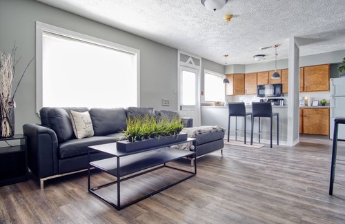 Mapleton/Fall Creek Apartamento | Spacious Newly Renovated 2Bd, Great Location!
