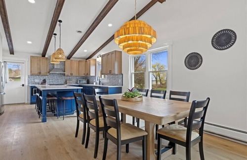 Beaver Dam Casa | Spacious Newly Renovated 5-bedroom Lake Front house in charming Beaver Dam WI