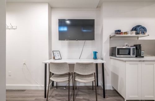 Bedford Apartamento | Spacious Newly Renovated 1 Bedroom Suite