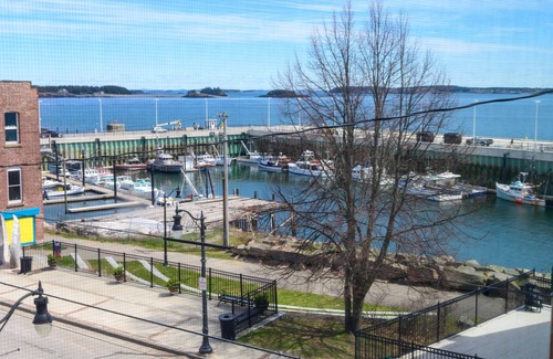 Eastport Condominio | Experimente el auténtico Downeast Maine en un loft de 3 dormitorios con vistas al puerto