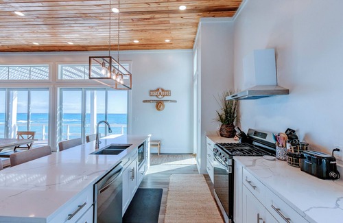 Great Guana Cay Casa | Spacious Ocean Front Home! Amazing Views!